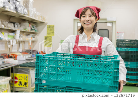 People working behind the scenes at a supermarket (property release obtained) People working behind the scenes at a supermarket (property release obtained) 122671719