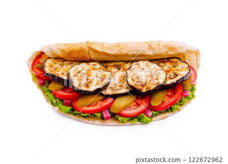 Delicious grilled eggplant sandwich with fresh vegetables served in pitta bread 122672962