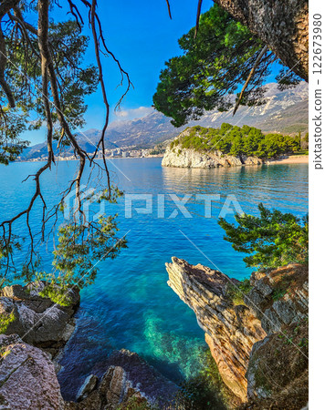 Rocks surrounded by seas: Nature's splendor.  122673980