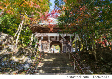 [88th Temple] Okuboji Temple Gate in Autumn [Shikoku 88 Temples] 122675813