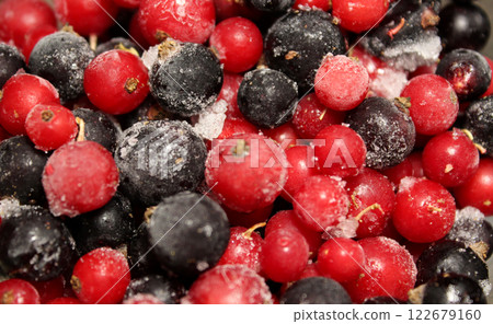 Detailed Pattern Of Frozen Colorful Currant Berries With Frost On It 122679160
