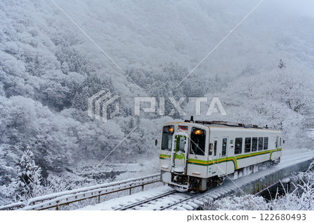 Winter at Aizu Railway Aizu Line Yunokami Onsen Station Winter at Aizu Railway Aizu Line Yunokami Onsen Station 122680493