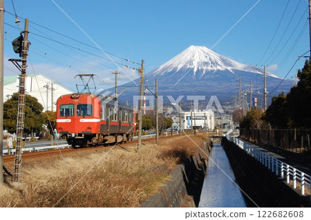 A train running with Mount Fuji in the background A train running with Mount Fuji in the background 122682608