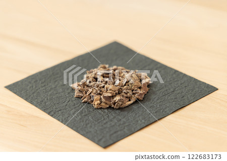 中草藥杜仲 122683173