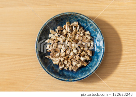 Chinese herbal medicine herbal medicine mokutsu mokutsu herb 122683243