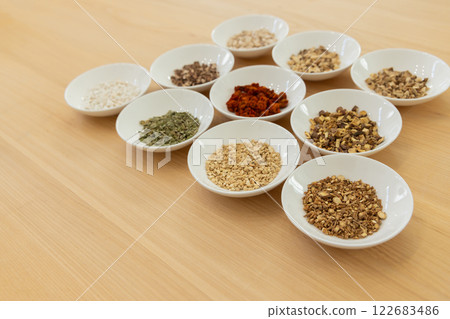 Chinese herbal medicine, herbal medicine, oriental medicine [Kamishoyosan - Preparation - 10 sets] 122683486
