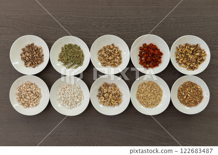 Chinese herbal medicine, herbal medicine, oriental medicine [Kamishoyosan - Preparation - 10 sets] 122683487