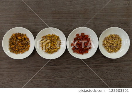 Chinese herbal medicine, herbal medicine, oriental medicine [Oriental medicine - preparation - 4 sets] 122683501