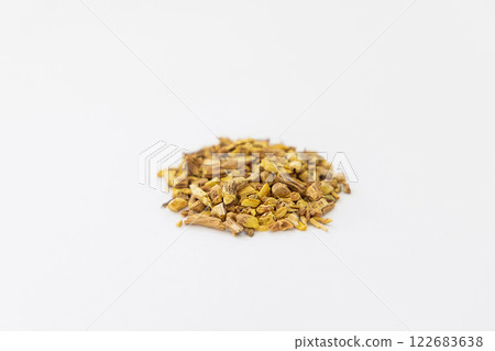 Chinese herbal medicine hermaphrodite yellow 122683638