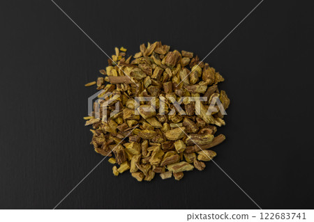 Chinese herbal medicine hermaphrodite yellow Chinese herbal medicine hermaphrodite yellow 122683741
