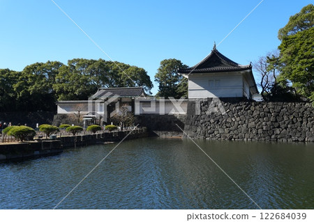 從皇居大手門一側看到的塔 從皇居大手門一側看到的塔 122684039