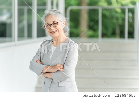 Senior/elderly woman (active senior, looking at camera) Senior/elderly woman (active senior, looking at camera) 122684693