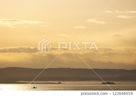 View of the Meiji Centennial Memorial Observation Tower (Futtsumisaki Observation Deck), First Sea Fort, and Mother Farm from Isogo Ward, Yokohama City View of the Meiji Centennial Memorial Observation Tower (Futtsumisaki Observation Deck), First Sea Fort, and Mother Farm from Isogo Ward, Yokohama City 122686059