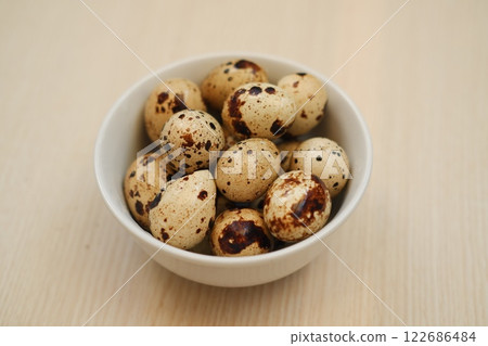 Quail eggs in a bowl Quail eggs in a bowl 122686484