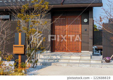 Japanese modern house exterior, entrance approach, exterior 122686619