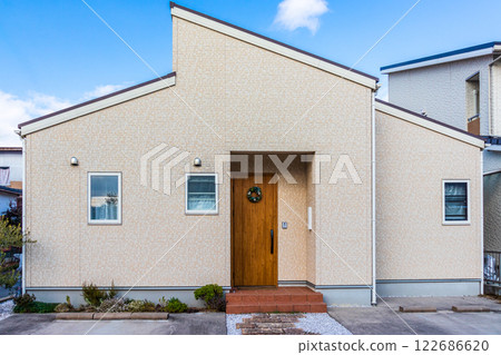 Exterior of the house Entrance approach Exterior of the house Entrance approach 122686620