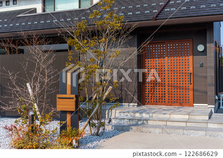Japanese modern house exterior, entrance approach, exterior 122686629