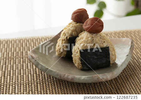 Oatmeal rice balls Oatmeal rice balls 122687235