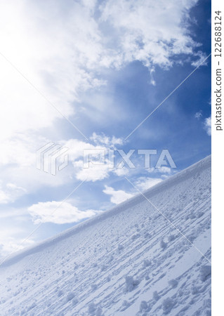 Snowy landscape of Tottori Sand Dunes 122688124