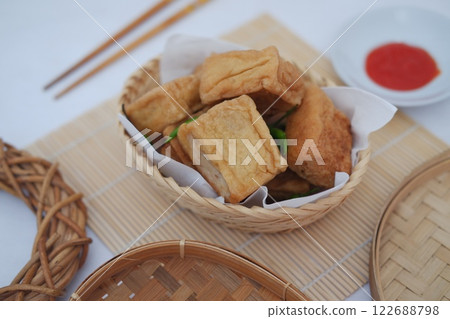 Tahu Bakso, Indonesian traditional snack made from tofu and beef. Served in rattan basket. Tahu Bakso, Indonesian traditional snack made from tofu and beef. Served in rattan basket. 122688798