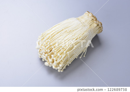 Enoki 122689738