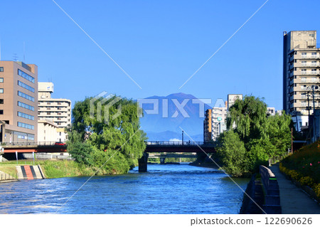 朝日大橋和岩手山(岩手縣盛岡市) 朝日大橋和岩手山(岩手縣盛岡市) 122690626