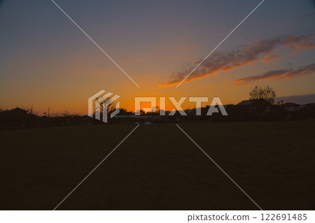 落日的天空 122691485