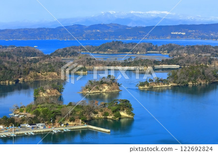 [宮城縣]晴天的松島與藏王山脈（日本三大美景之一） 122692824