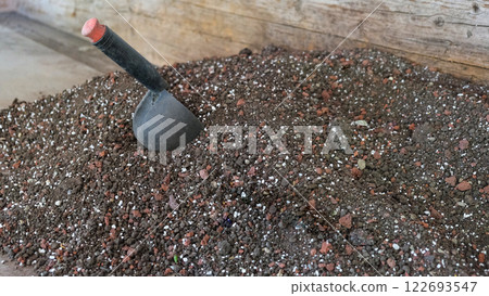 Soil, nutrient substrate and a scoop for transplanting potted plants with a composition of baking powder Soil, nutrient substrate and a scoop for transplanting potted plants with a composition of baking powder 122693547