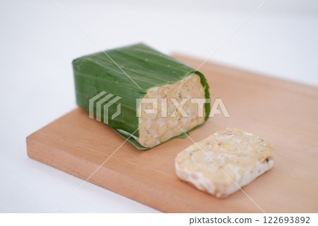 Tempeh is a traditional Indonesian food made from soybeans fermented with the Rhizopus oligosporus fungus Tempeh is a traditional Indonesian food made from soybeans fermented with the Rhizopus oligosporus fungus 122693892