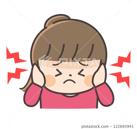 女孩用雙手摀住耳朵 122693941