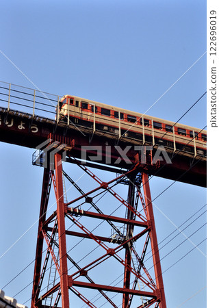 2006年：Kiha58系列特快列車穿越舊餘部鐵路橋 122696019
