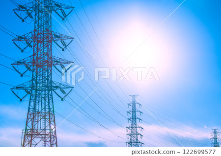 日本東京城市景觀:沐浴在陽光下的電線塔和電線桿…能源的未來是怎樣的…? 日本東京城市景觀:沐浴在陽光下的電線塔和電線桿…能源的未來是怎樣的…? 122699577