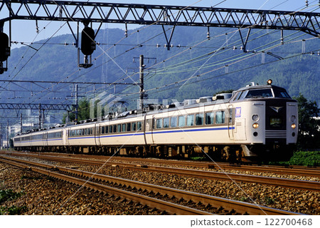 2006: 7-car 183 series express train Kitakinki running on the Tokaido Line 2006: 7-car 183 series express train Kitakinki running on the Tokaido Line 122700468