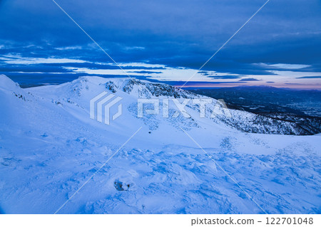 Mount Amida and Mount Adatara at sunrise 122701048