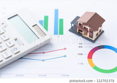 圖表、房子和計算器 122702378