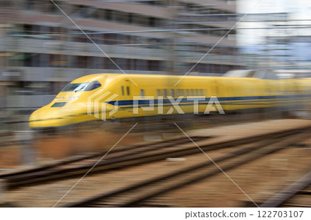 Shinkansen 923 series train Doctor Yellow (T4 formation) 122703107