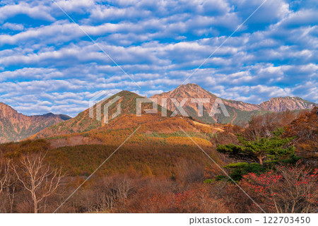 [Yamanashi Prefecture] Autumn in Kiyosato, Yatsugatake (Akadake) as seen from Utsukushimori Observatory 122703450