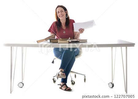 woman worker in studio 122707005