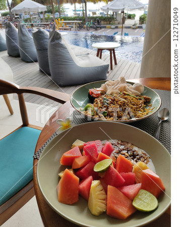Bali breakfast - noodles and fruits 122710049