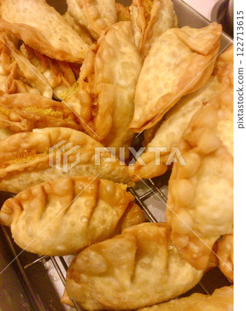 fried gyoza	 122713615