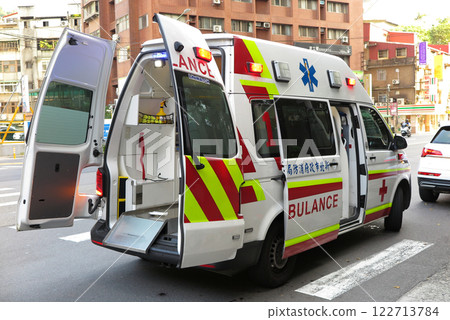 台灣救護車範例（停在新北市急救現場） 122713784