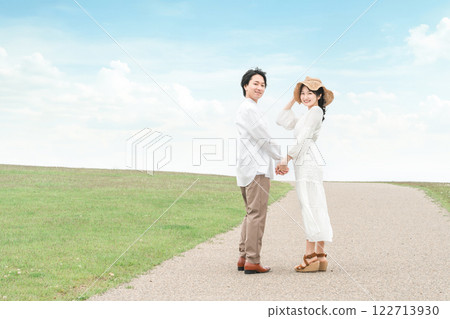Image of honeymoon, honeymoon, traveling lover, couple, married couple Image of honeymoon, honeymoon, traveling lover, couple, married couple 122713930