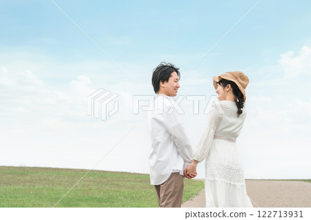 Image of honeymoon, honeymoon, traveling lover, couple, married couple Image of honeymoon, honeymoon, traveling lover, couple, married couple 122713931