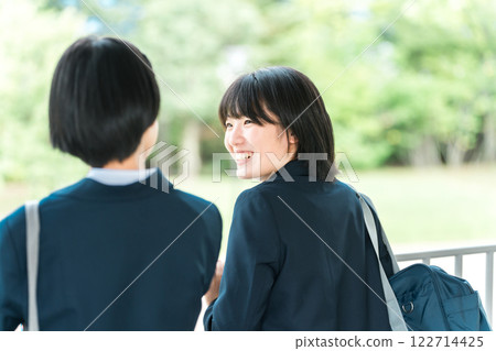 Elementary school, junior high school, and high school students going to and from school 122714425