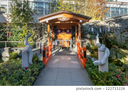 Hebi-kubo Shrine, Futaba 4-chome, Shinagawa-ku, Tokyo 122715226