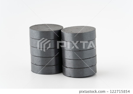 Stacked round magnets 122715854
