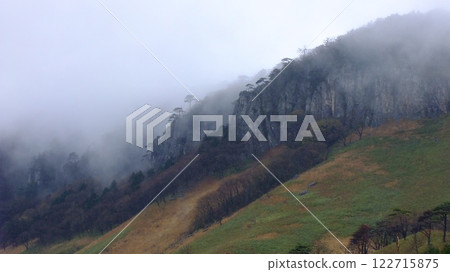 船上山屏風岩 122715875