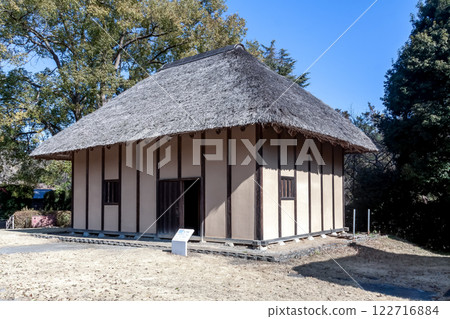 Farmer's house from the Nara and Heian periods [Image of an old house] 122716884