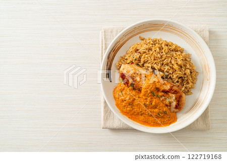 grilled chicken steak with red curry sauce and rice 122719168